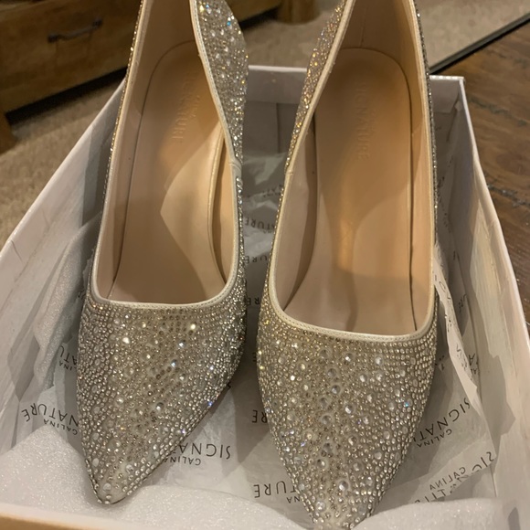 GALINA Signature crystal pointed toe heels - Picture 3 of 3